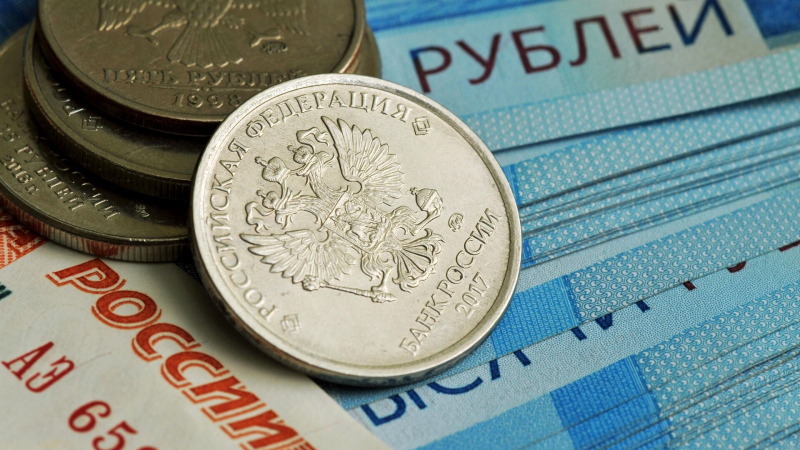 "Ромир": cредний чек россиян в апреле снизился на 6,1 процента