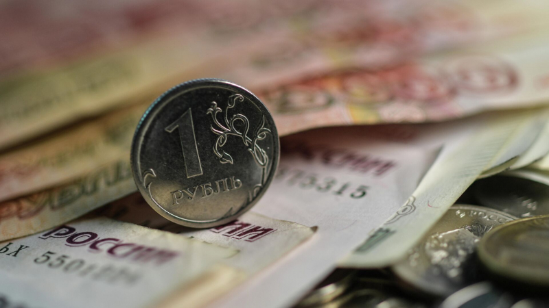"Это не предел": почему дорожает рубль