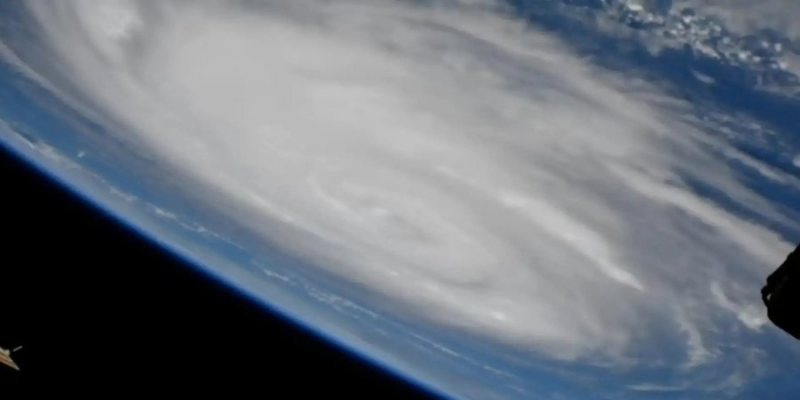 Гігантський монстр. NASA опублікувало відео з демонстрацією урагану Франклін із космосу