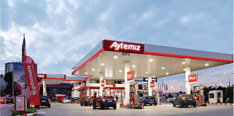 Розливати свій бензин. Російська Татнафта купує велику мережу АЗС у Туреччині